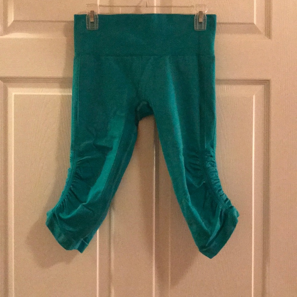 Lululemon seamless crops